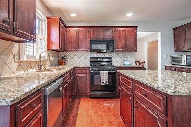 25 Grist Mill Lane, Easton, PA 18045
