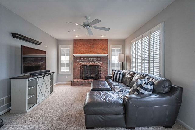 25 Grist Mill Lane, Easton, PA 18045