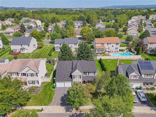 25 Grist Mill Lane, Easton, PA 18045