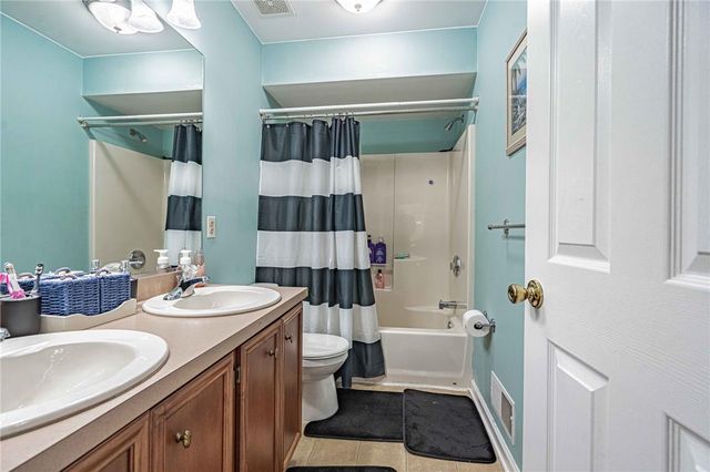 25 Grist Mill Lane, Easton, PA 18045