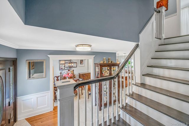41 Chelsea Place, Deer Park, NY 11729