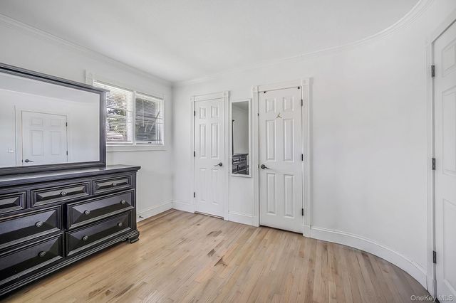 41 Chelsea Place, Deer Park, NY 11729