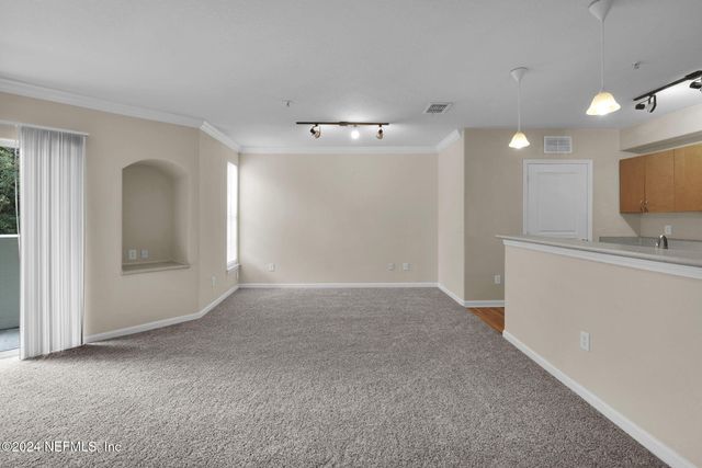 8290 GATE Parkway W 132, Jacksonville, FL 32216