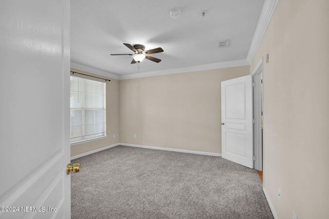 8290 GATE Parkway W 132, Jacksonville, FL 32216