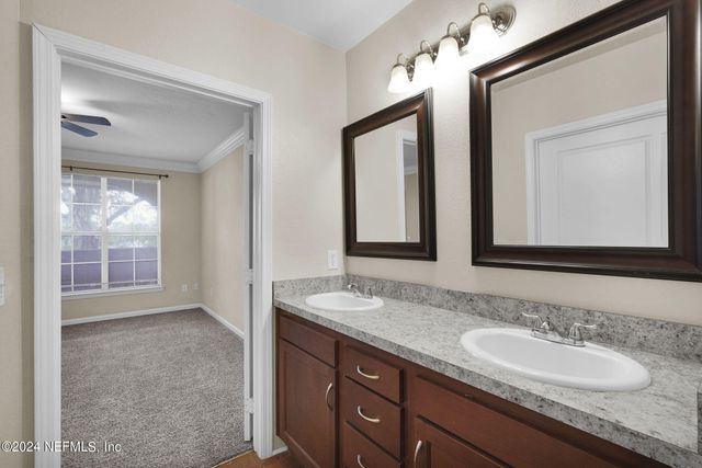 8290 GATE Parkway W 132, Jacksonville, FL 32216