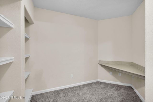 8290 GATE Parkway W 132, Jacksonville, FL 32216