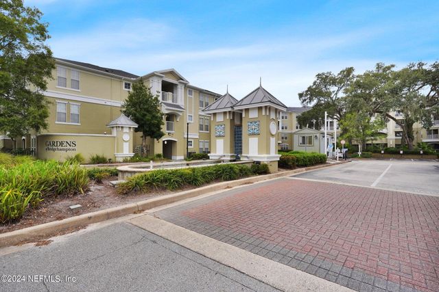 8290 GATE Parkway W 132, Jacksonville, FL 32216