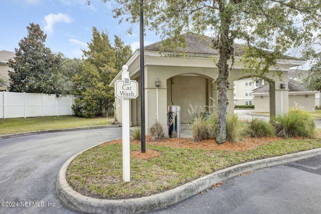 8290 GATE Parkway W 132, Jacksonville, FL 32216