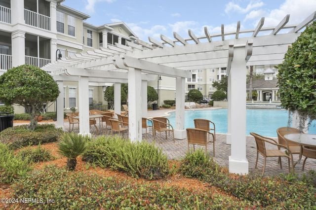 8290 GATE Parkway W 132, Jacksonville, FL 32216
