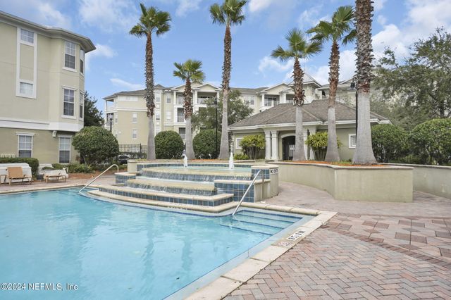 8290 GATE Parkway W 132, Jacksonville, FL 32216