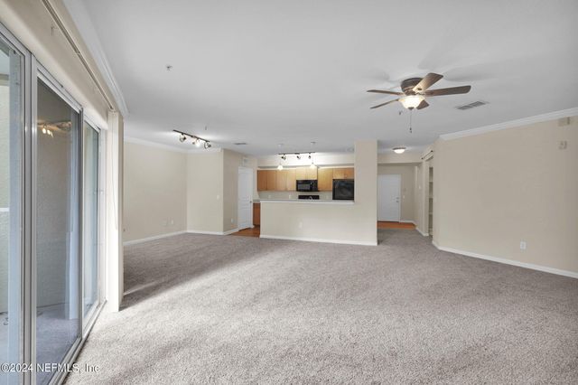 8290 GATE Parkway W 132, Jacksonville, FL 32216