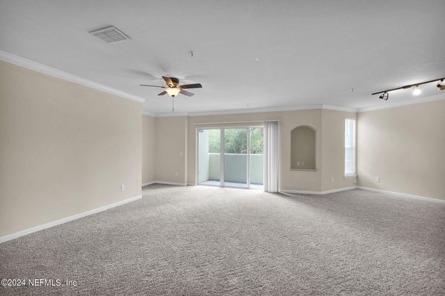 8290 GATE Parkway W 132, Jacksonville, FL 32216
