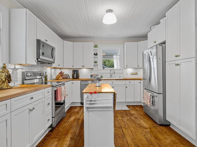 26 Lude Johnson Boulevard, Campobello, SC 29322