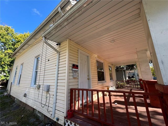 6812 Lawn Avenue, Cleveland, OH 44102