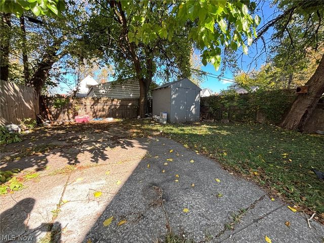 6812 Lawn Avenue, Cleveland, OH 44102