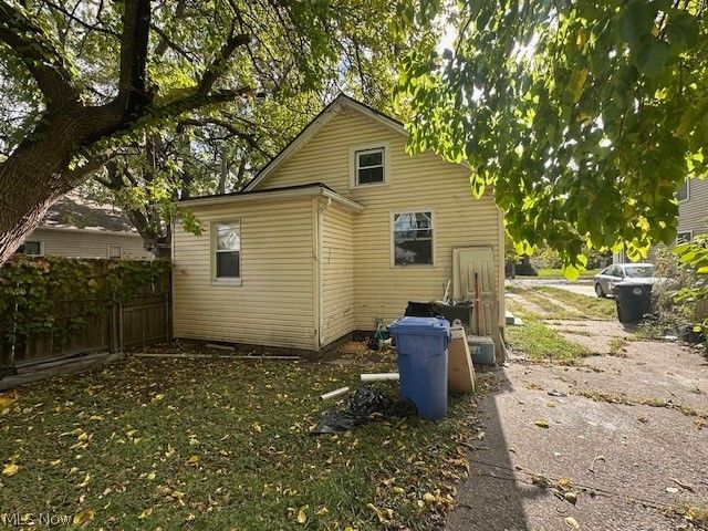 6812 Lawn Avenue, Cleveland, OH 44102
