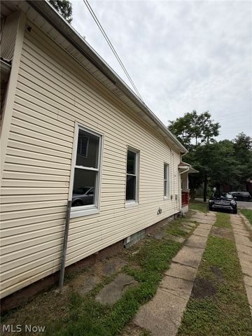 6812 Lawn Avenue, Cleveland, OH 44102