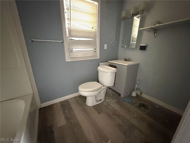6812 Lawn Avenue, Cleveland, OH 44102