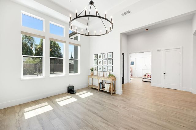 8907 Maple Hill Ln, Orangevale, CA 95662