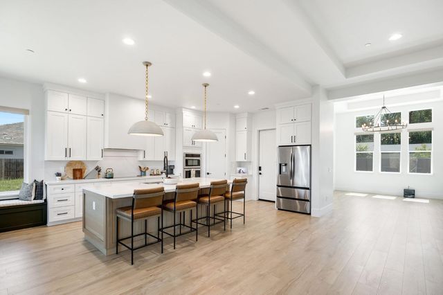 8907 Maple Hill Ln, Orangevale, CA 95662