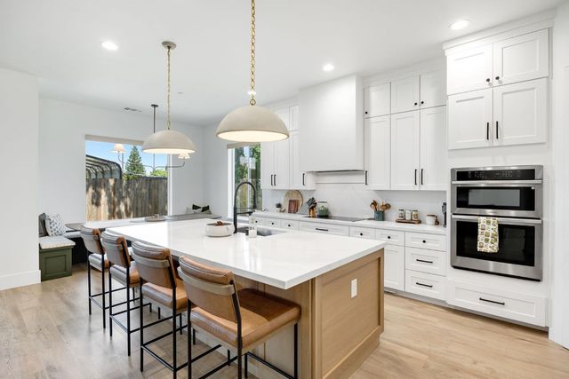 8907 Maple Hill Ln, Orangevale, CA 95662