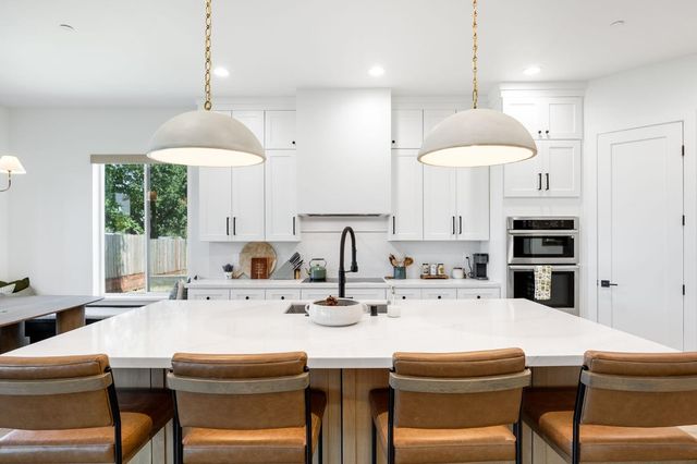 8907 Maple Hill Ln, Orangevale, CA 95662