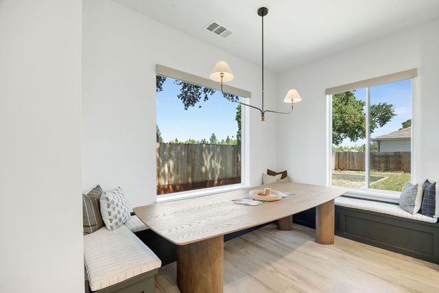 8907 Maple Hill Ln, Orangevale, CA 95662