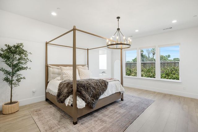 8907 Maple Hill Ln, Orangevale, CA 95662