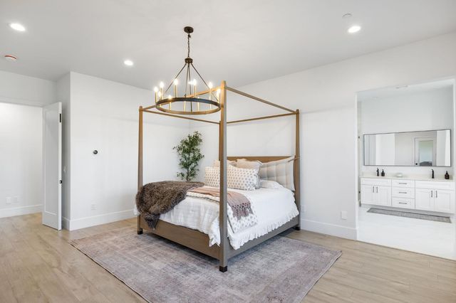 8907 Maple Hill Ln, Orangevale, CA 95662