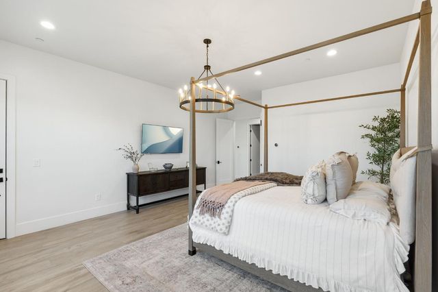 8907 Maple Hill Ln, Orangevale, CA 95662