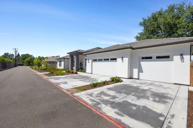 8907 Maple Hill Ln, Orangevale, CA 95662