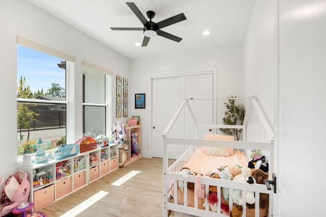 8907 Maple Hill Ln, Orangevale, CA 95662