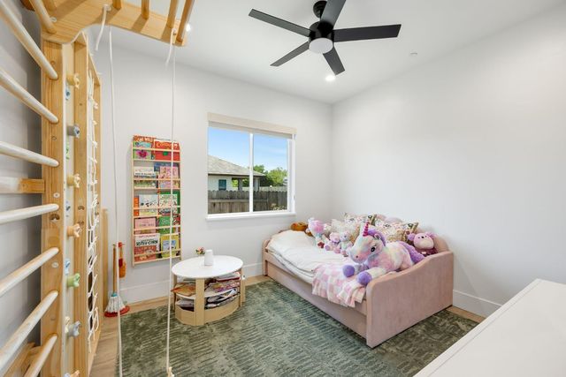 8907 Maple Hill Ln, Orangevale, CA 95662