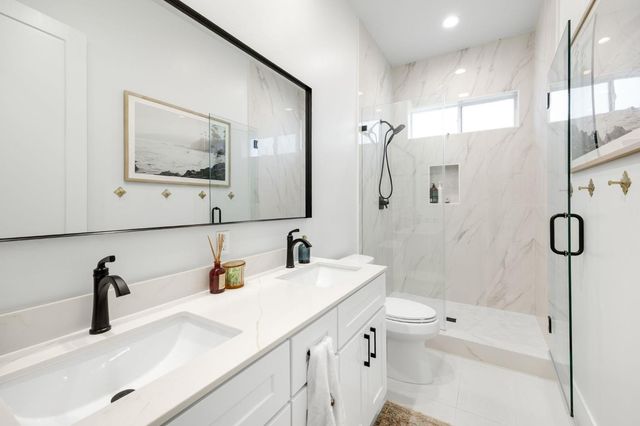 8907 Maple Hill Ln, Orangevale, CA 95662