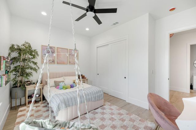 8907 Maple Hill Ln, Orangevale, CA 95662