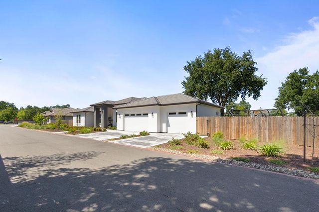 8907 Maple Hill Ln, Orangevale, CA 95662