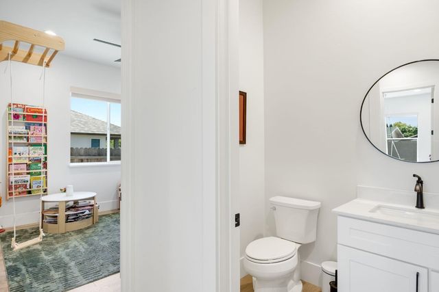 8907 Maple Hill Ln, Orangevale, CA 95662