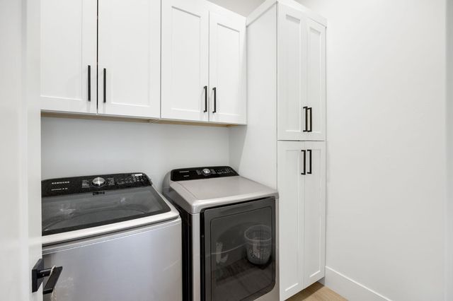 8907 Maple Hill Ln, Orangevale, CA 95662