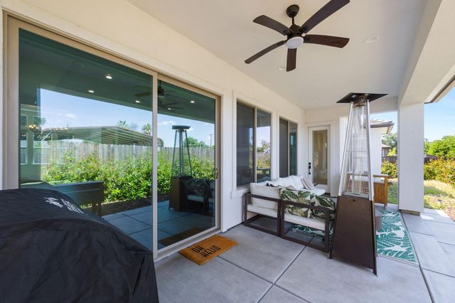 8907 Maple Hill Ln, Orangevale, CA 95662