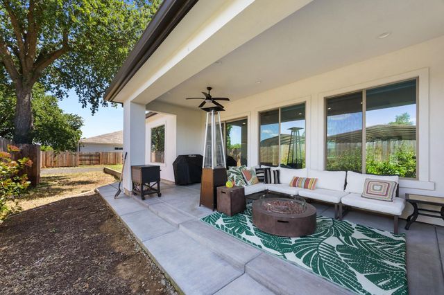 8907 Maple Hill Ln, Orangevale, CA 95662