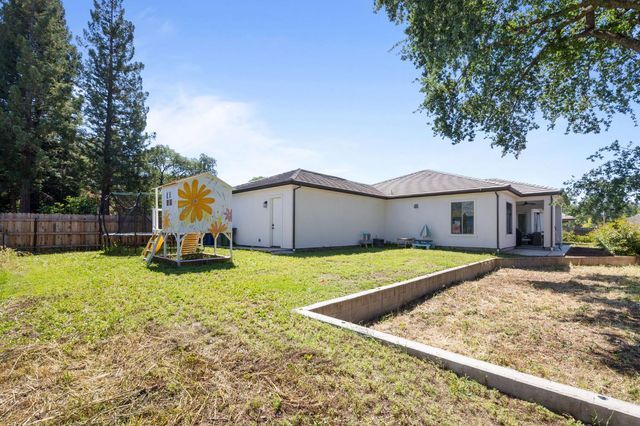 8907 Maple Hill Ln, Orangevale, CA 95662