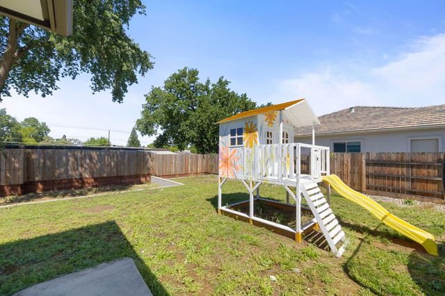 8907 Maple Hill Ln, Orangevale, CA 95662