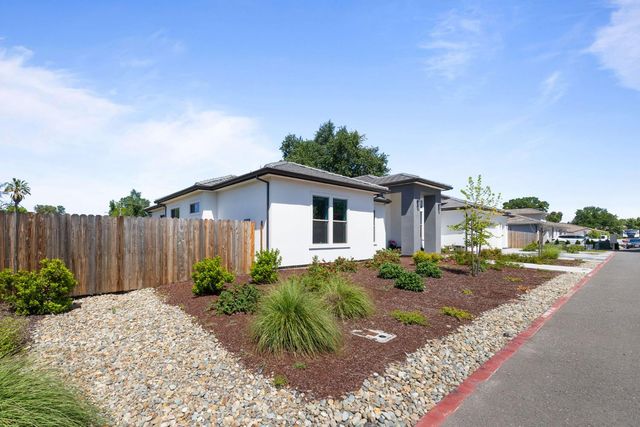 8907 Maple Hill Ln, Orangevale, CA 95662