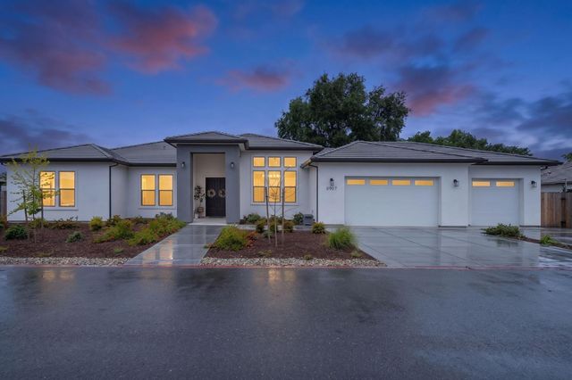 8907 Maple Hill Ln, Orangevale, CA 95662