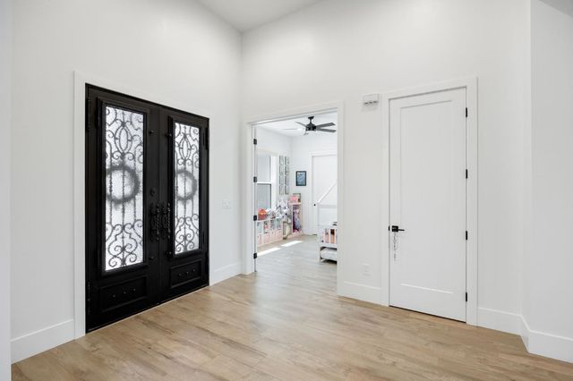 8907 Maple Hill Ln, Orangevale, CA 95662