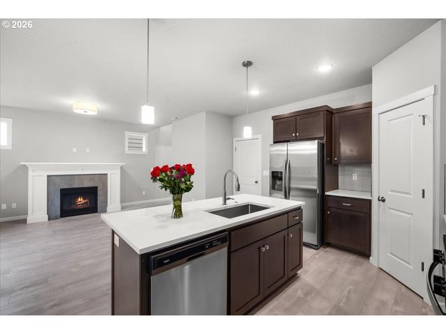 1593 19TH Ave, Forest Grove, OR 97116