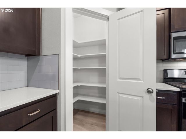 1593 19TH Ave, Forest Grove, OR 97116