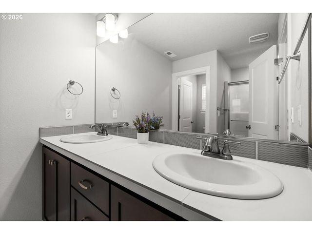 1593 19TH Ave, Forest Grove, OR 97116