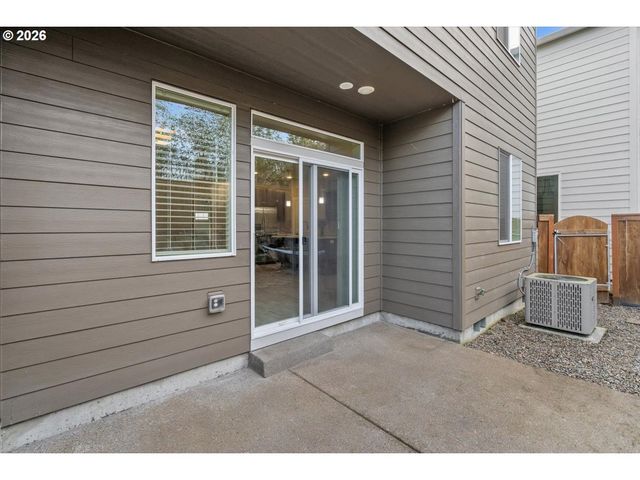 1593 19TH Ave, Forest Grove, OR 97116