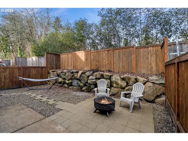 1593 19TH Ave, Forest Grove, OR 97116